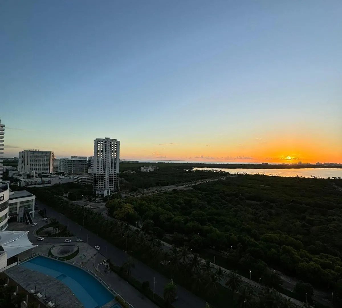 Travel Hotel Cancun Suites 0*,  멕시코
