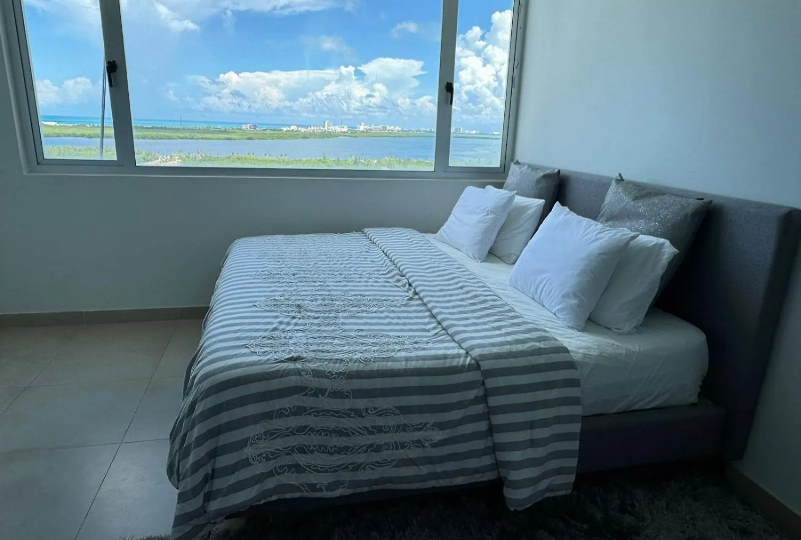 Travel Hotel Cancun Suites Мексика
