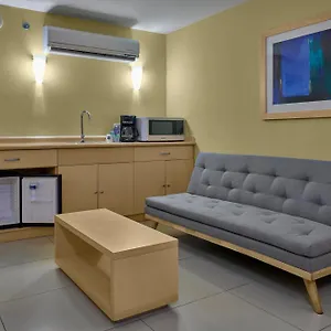 Hotel Express By Marriott, Cancun